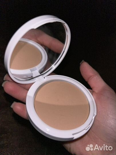 Пудра Estrade 105 оттенок(золотистый)