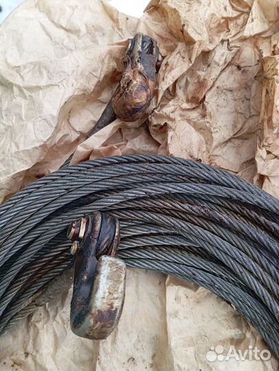 Трос стальной с крюками,длина 15м