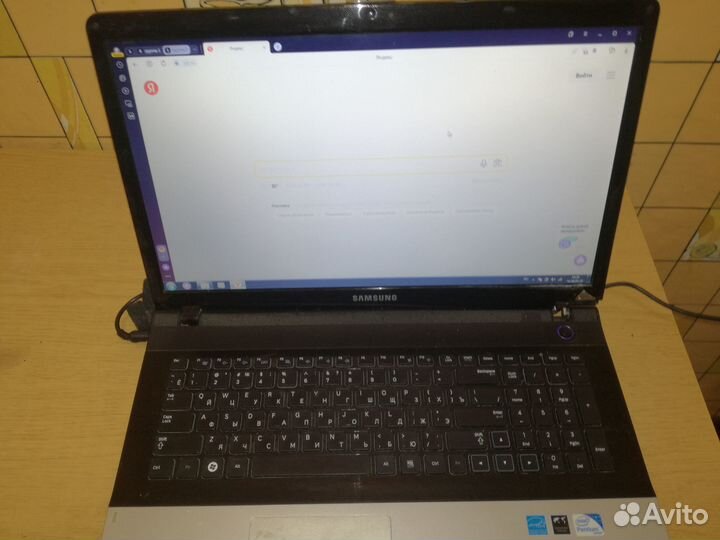 Ноутбук Samsung NP300E7A