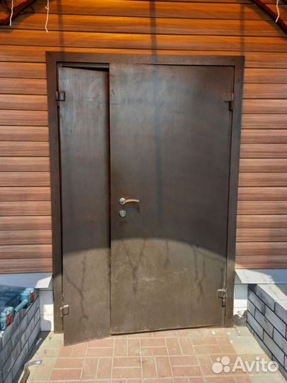 Дверь входная металлическая