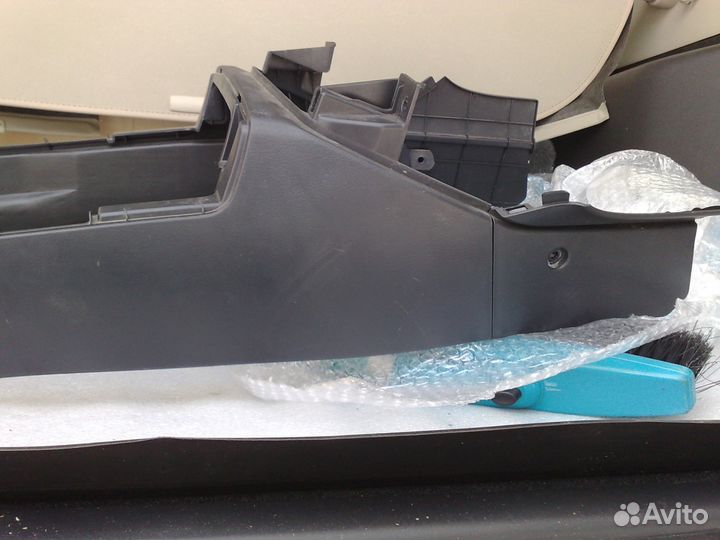 Рамка центральной консоли Mitsubishi Pajero 4