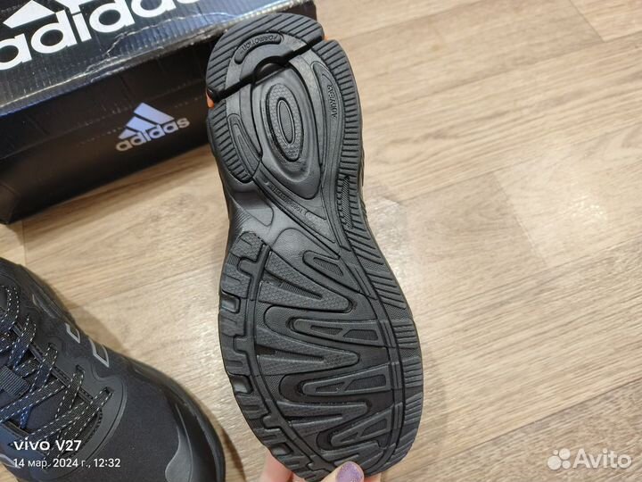 Кроссовки новые Adidas gore-tex Термо lux 44(28.5)