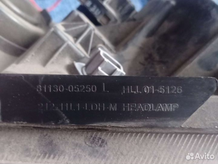 Фара toyota avensis 250 левая