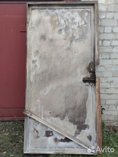 Металлическая дверь бу
