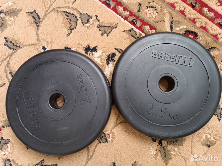 Спортивные блины, эспандер и перчатки