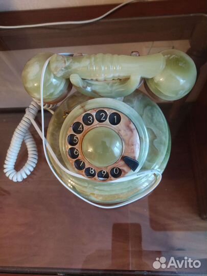 Старый советский телефон