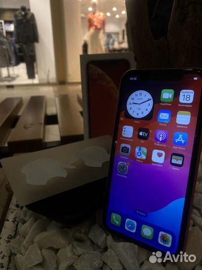 iPhone Xr, 64 ГБ