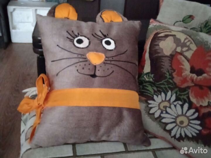 Подушечки для дивана новые