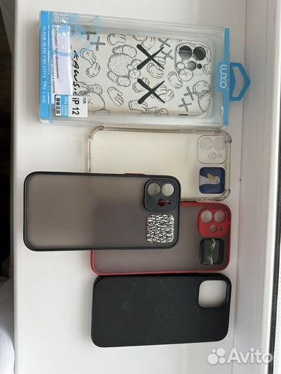 Чехолы на iPhone 12
