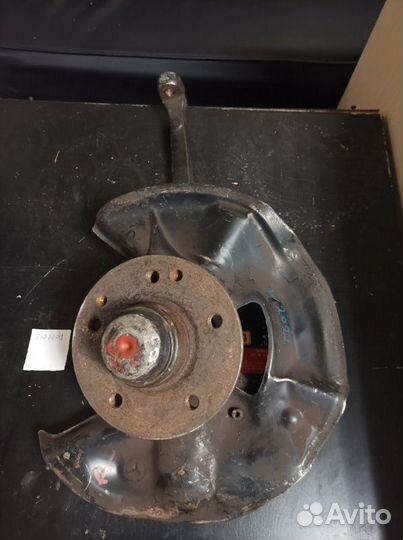 Кулак поворотный передний левый Mercedes W210