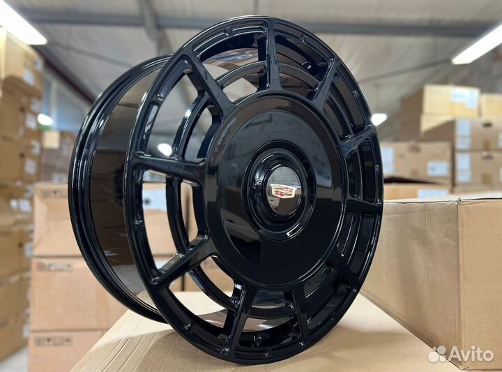 Кованые диски на Cadillac Escalade R22 в наличии