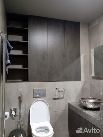 Шкафчик в туалет