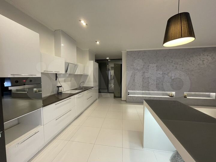 2-к. квартира, 98 м², 3/17 эт.