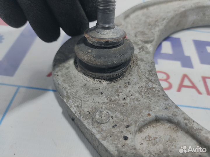 Рычаг передний верхний правый Cadillac SRX