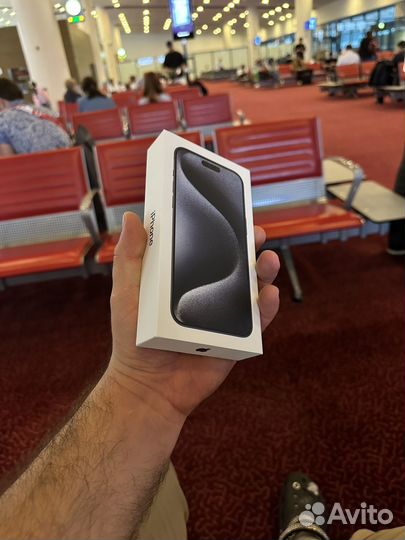 Телефон iPhone 15