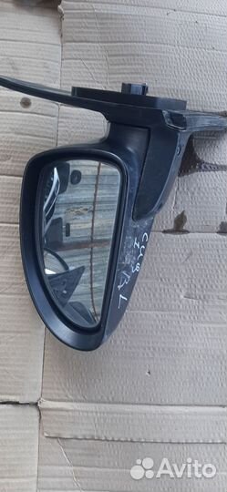 Кия сид ед зеркало