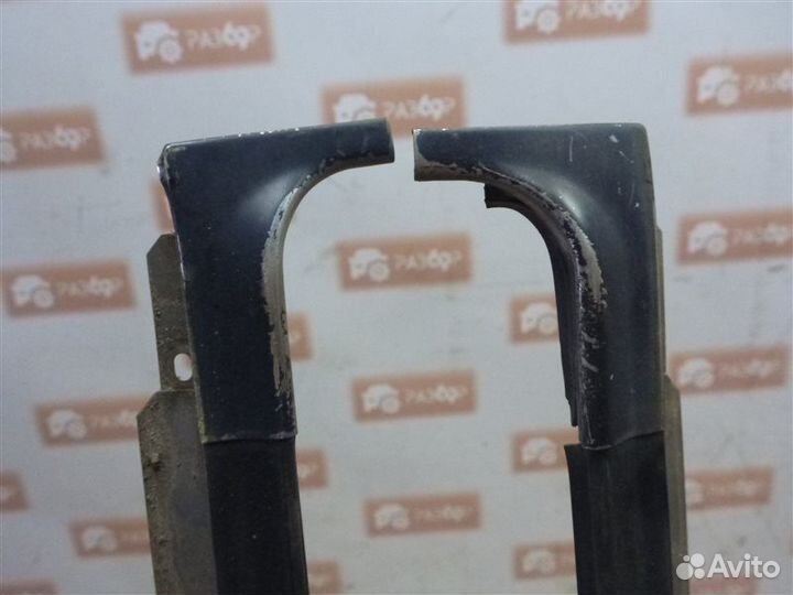 Молдинг лобового стекла Nissan Primera P10 GA16DE