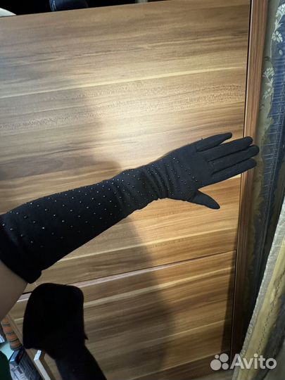 Женские перчатки длинные