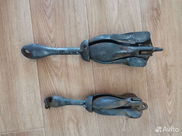 Якорь для лодки