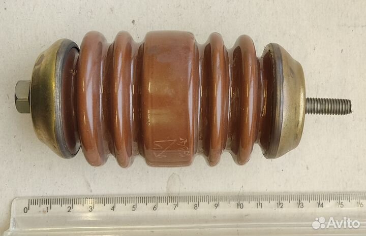 Изолятор опорный фарфоровый