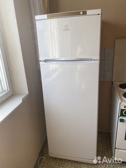 Холодильник Indesit бу ST167.028