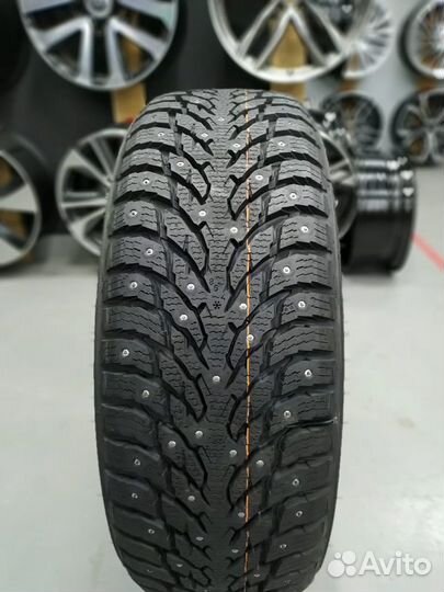 Nokian Tyres Hakkapeliitta 9 SUV 285/45 R20 112T