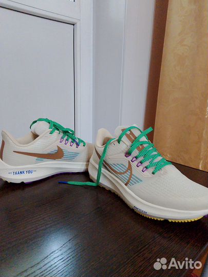 Продам кроссовки мужские