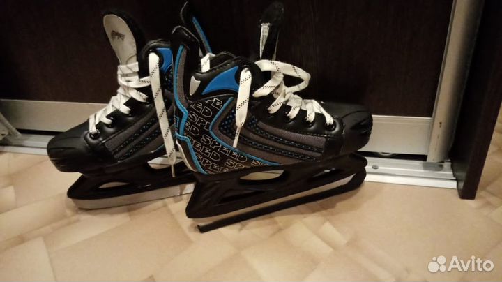 Коньки хоккейные размер 28-31