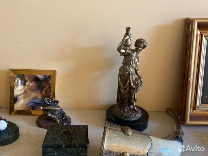 Статуэтки из бронзы с рубинами в глазах