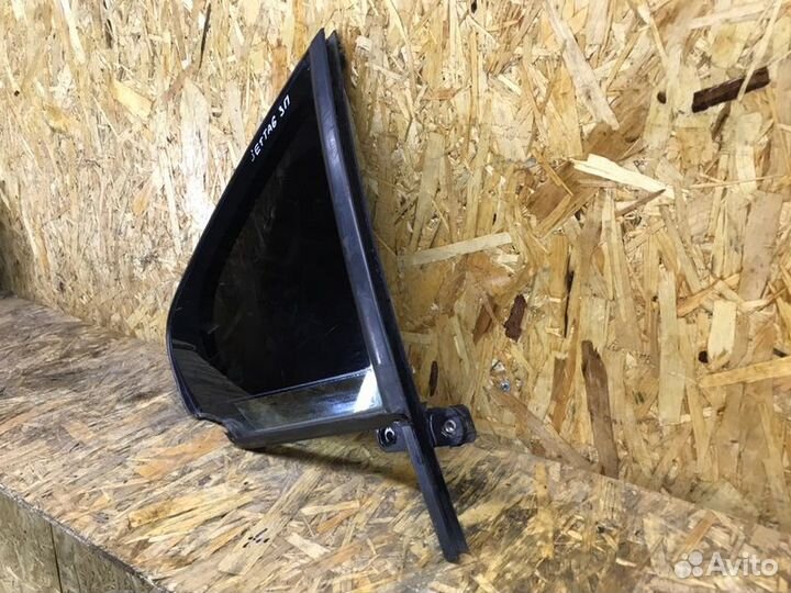 Форточка двери задняя правая Volkswagen Jetta 6