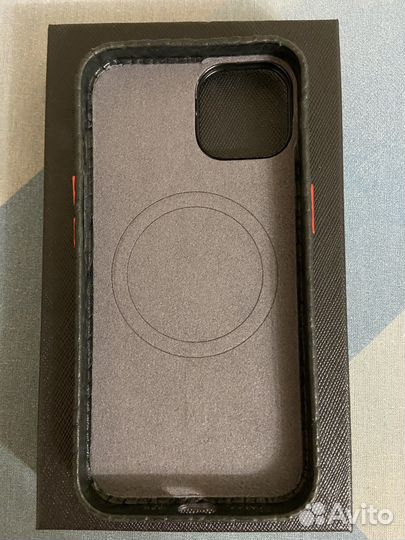 Чехол на iPhone 14