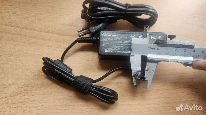 Блок питания Lenovo 20V 2A