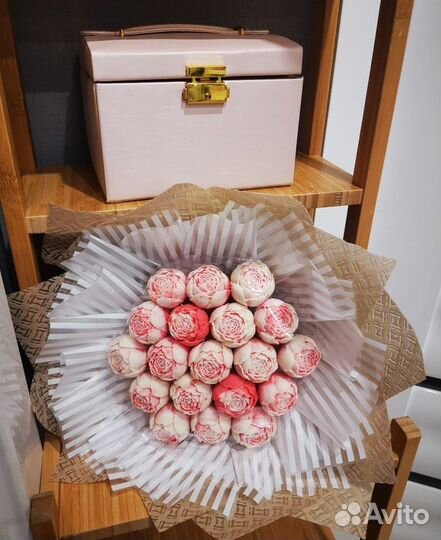 Букет из шоколадных пионов