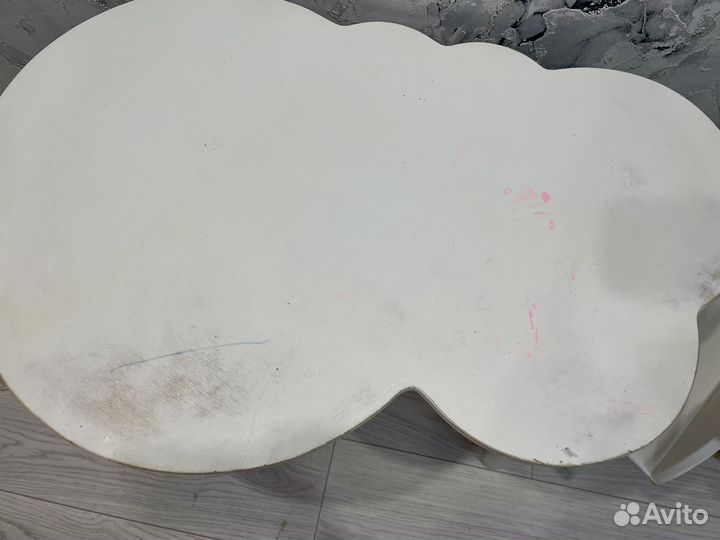 Детский стол и 2 стула