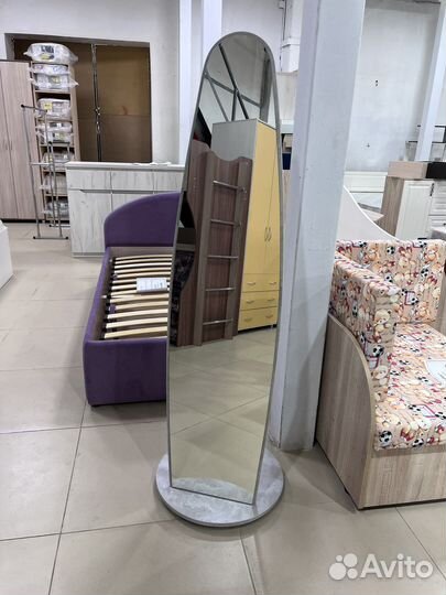 Зеркало напольное