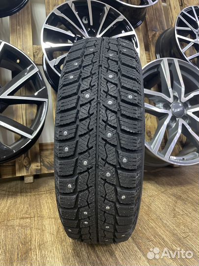 Landsail Ice Star IS33 215/60 R16 99T
