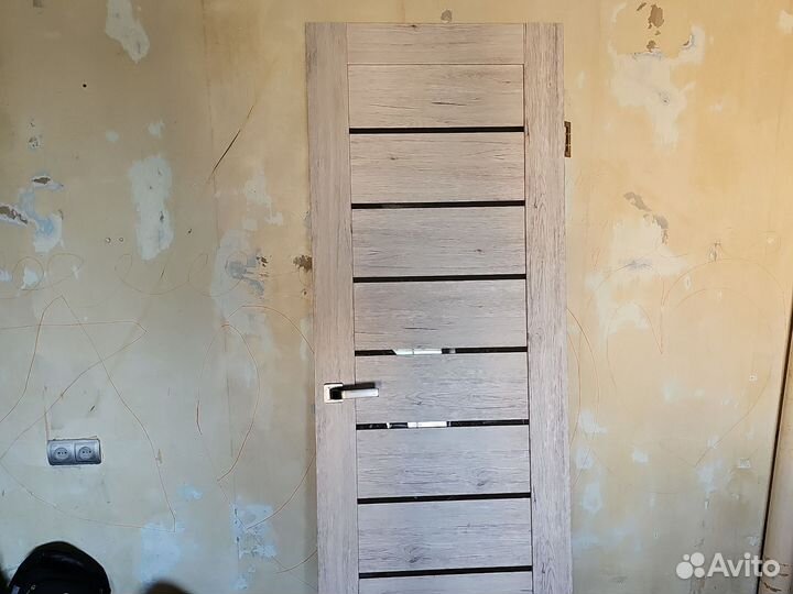 Дверь межкомнатная 700 с коробкой(новая)