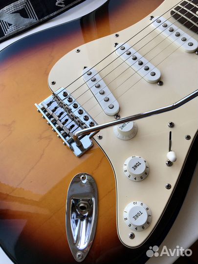 Fender Stratocaster Sunburst Mexico (2005 г.)