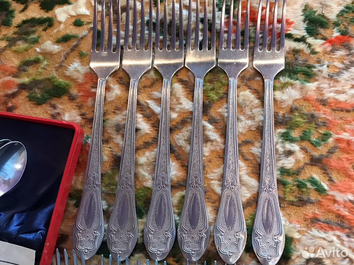 Вилки 2 набора, футляр и ложечки, винтаж