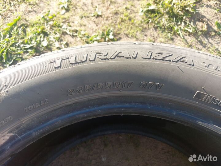 Bridgestone Turanza T001 225/55 R17