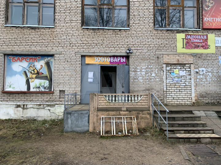 Комната 38 м² в 1-к., 1/2 эт.