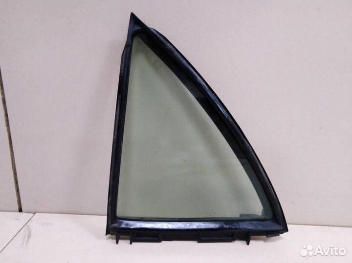 Стекло двери задней левой форточка Toyota Corolla
