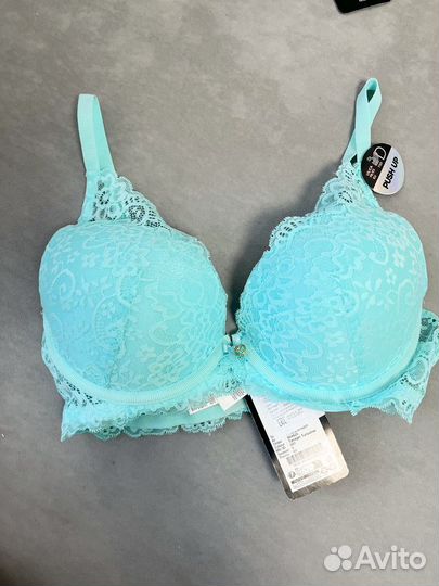 Нижнее белье 75с,д, бюстгальтер,плавки