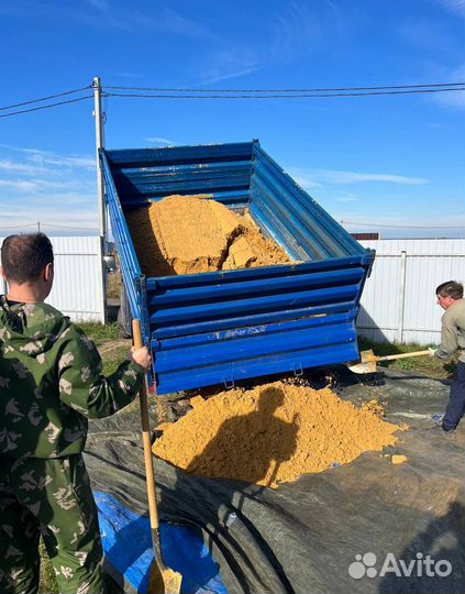 Песок на мини самосвале