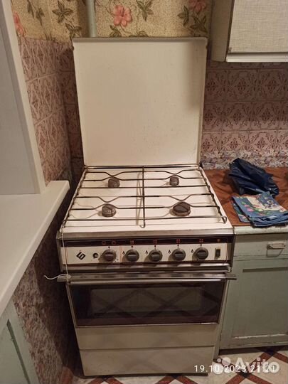 Продам Газовую Плиту