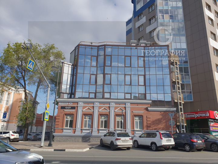 Торговая площадь 818.8 кв.м