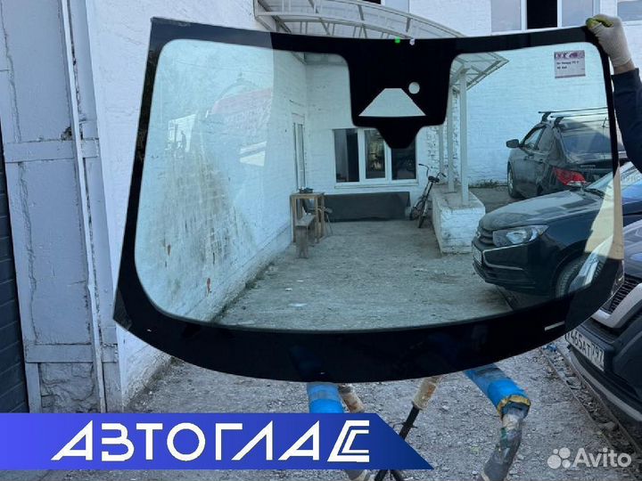 Стекло лобовое Lexus GS300