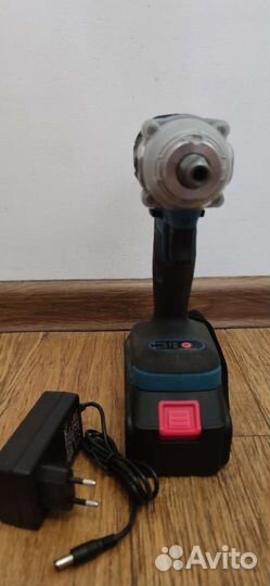 Гайковерт ударный аккумуляторный