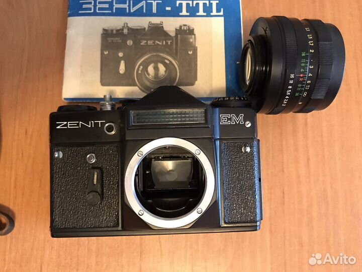 Плёночный фотоаппарат Зенит EM