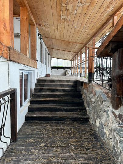 Дом 730 м² на участке 20 сот.